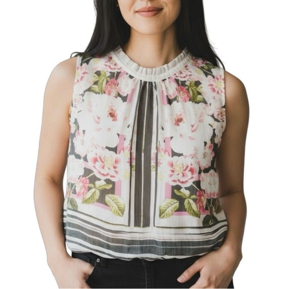 Elle Floral Pleated Sleeveless Blouse in White/Pink | Size Small